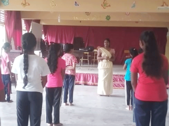 yoga training program hippola